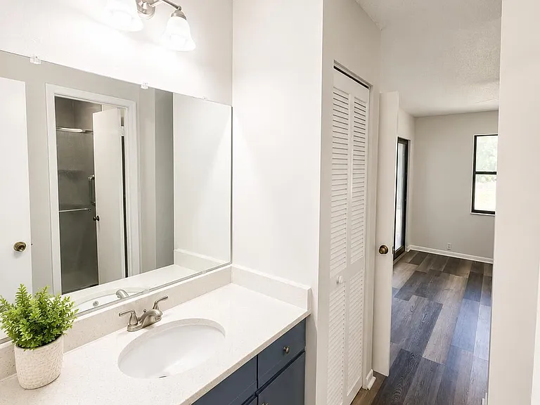 8322 Derbyshire Pl — Photo 10