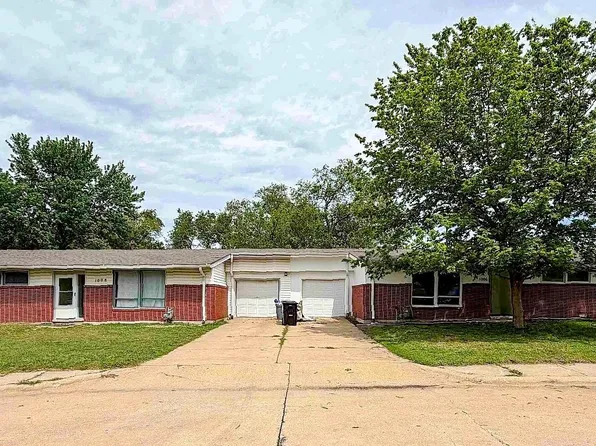1008 Rainbow Dr, Salina, KS 67401