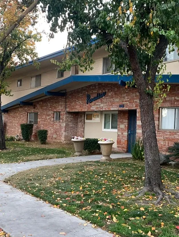 Paradise Apartments — Photo 1