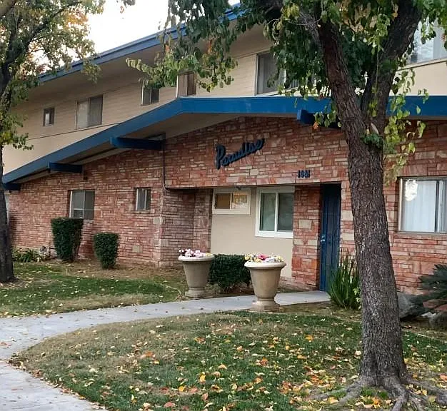 Paradise Apartments — Photo 1