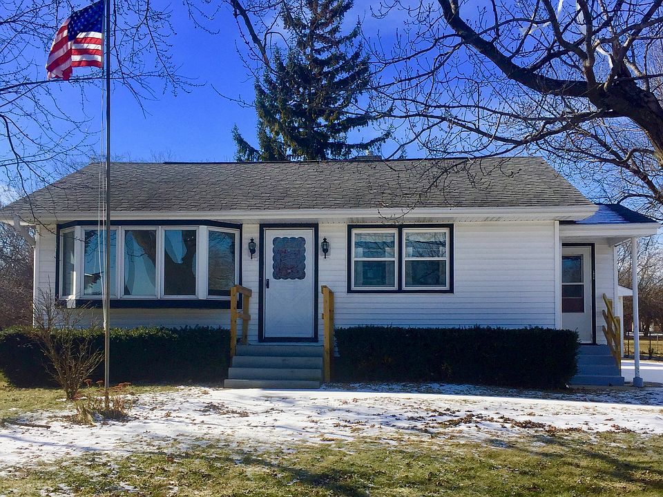 1st image of 1026 Belle Plaine Ave