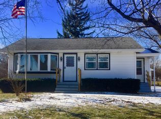 1026 Belle Plaine Ave, Gurnee, IL 60031