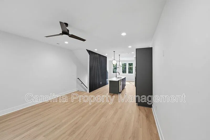3 bed, 3.5 bath, $2,900 — Photo 3
