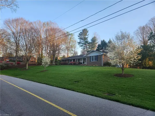 1515 Holly Cir, Wilkesboro, NC 28697