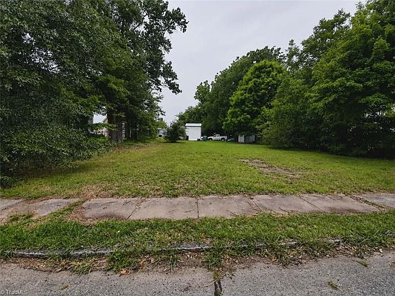 5th image of 510 Newton Pl