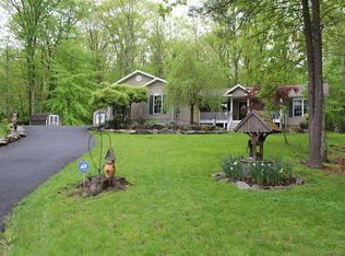 205 Winchester Dr, East Stroudsburg, PA 18301