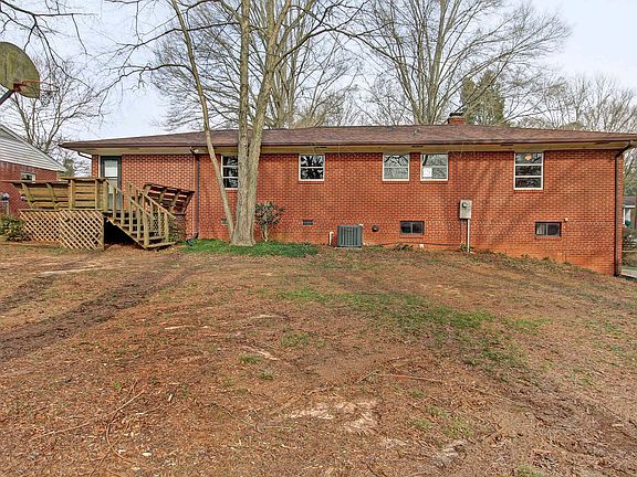 2nd image of 1311 Arbor Dr