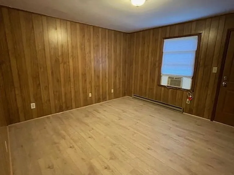 203 E Webb St — Photo 8