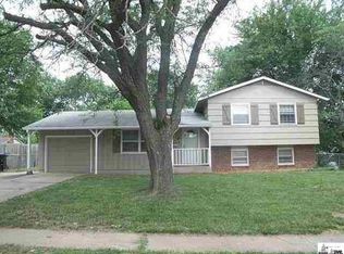 3037 SW Mulvane St, Topeka, KS 66611