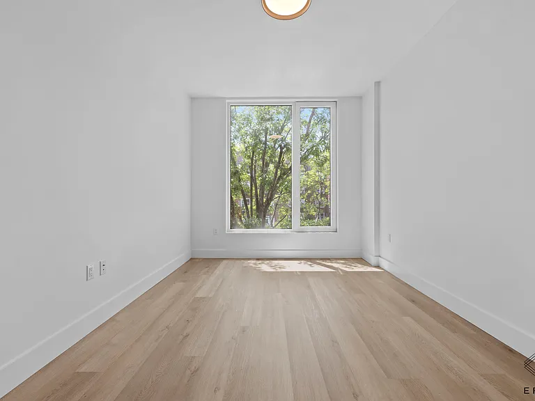 2045 Ocean Ave #505 — Photo 9