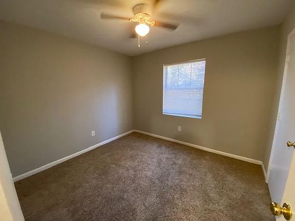4th image of 1100 Crescent Dr #11