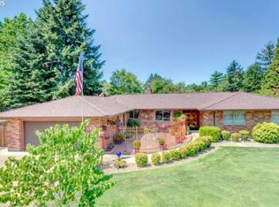 911 N Elliott Rd, Newberg, OR 97132