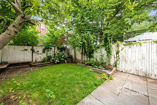 Rented by The Agency | media 10