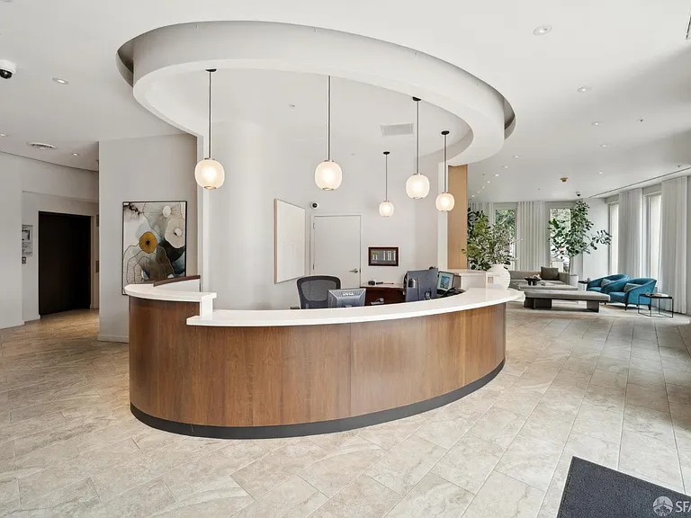 88 King St #104 — Photo 31