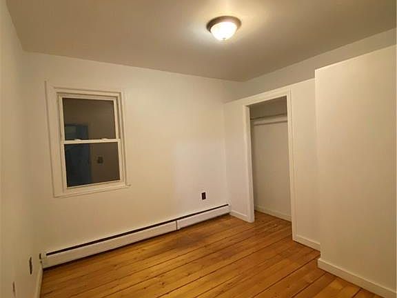 4th image of 555 Branch Ave