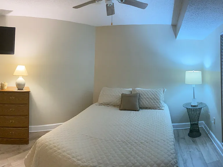 345 Medallion Blvd — Photo 14