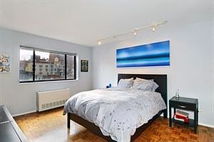 3rd image of 218 E 29th St