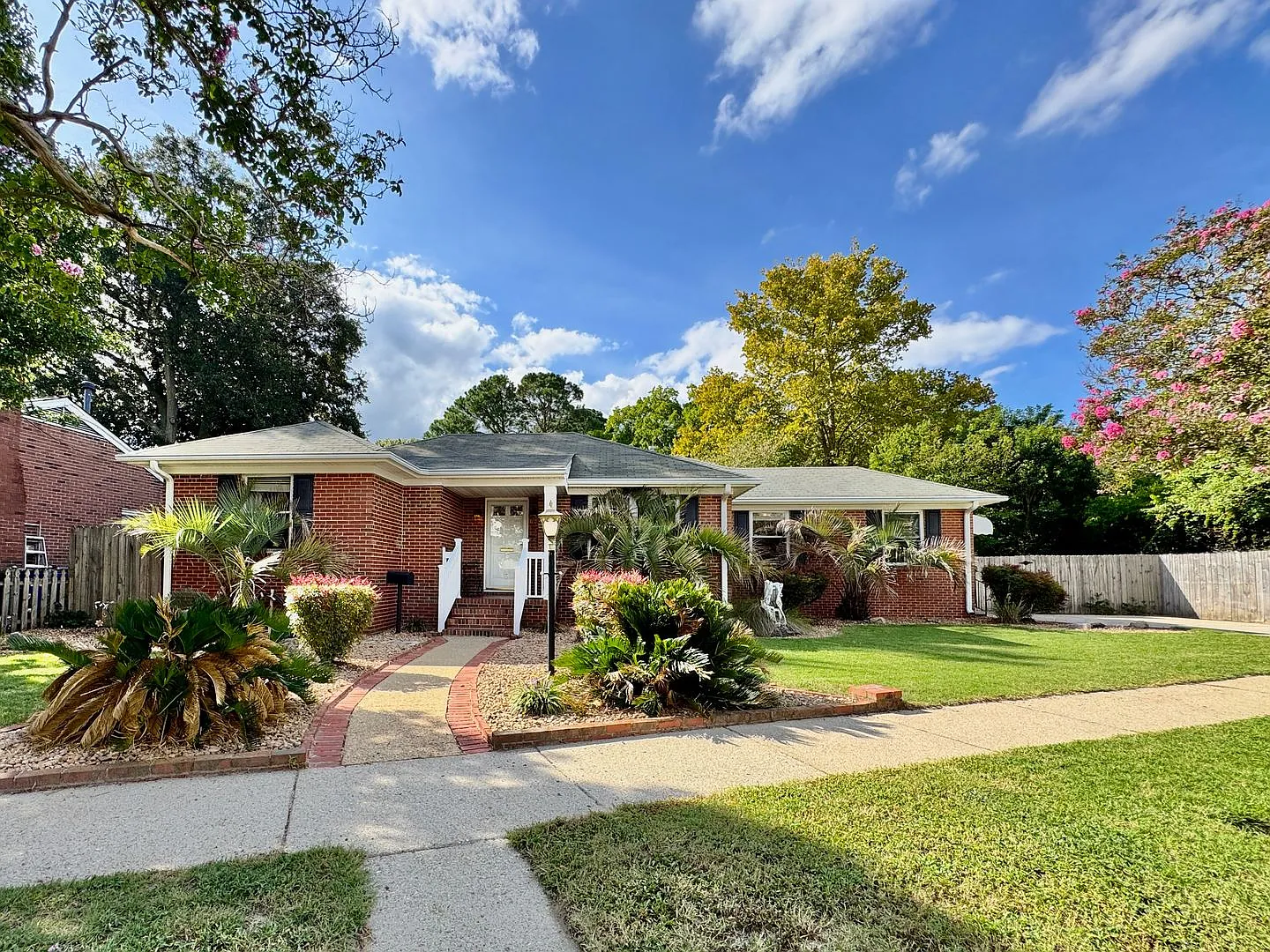 All Brick Riverview Home w/Satwater Pool/Spa Combo! Pet Friendly, Storage Shed, Sunroom, Fenced Y... — Photo 4