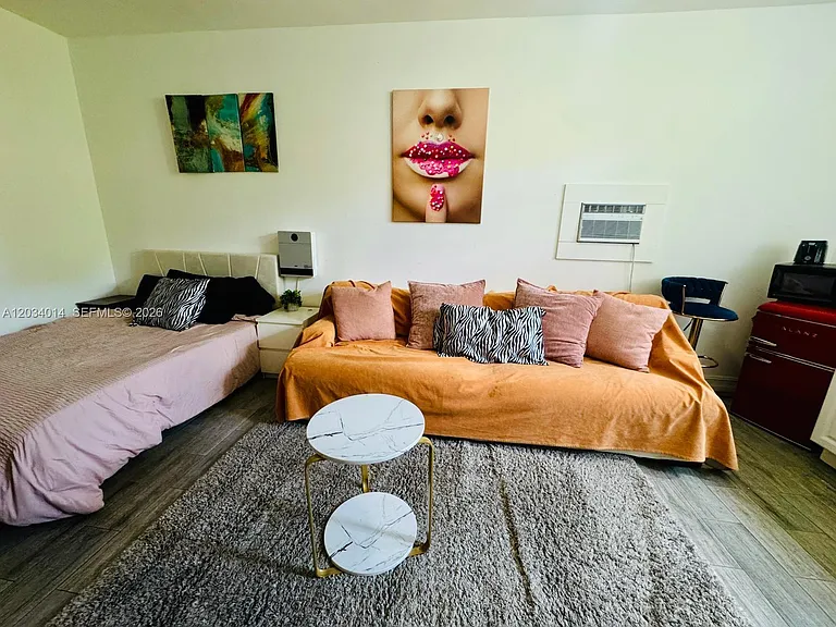 11 NW 47th Ter #1B — Photo 8
