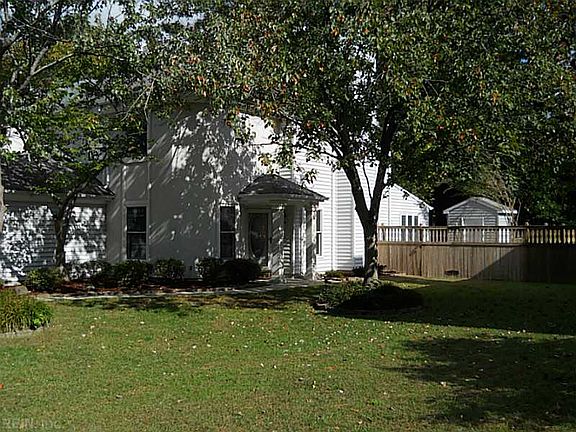 3rd image of 301 Esplanade Pl