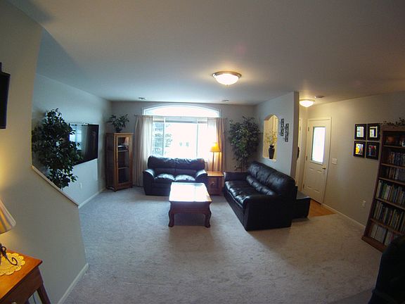2nd image of 622-102 E Market St