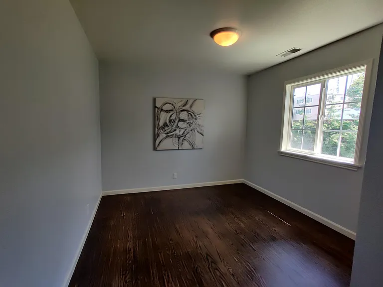 806 Carmel Ct — Photo 13