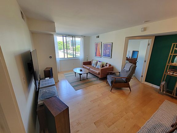 4th image of 1000 New Jersey Ave SE APT 319