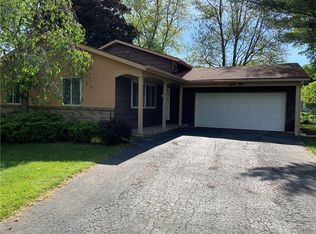 35 Goethals Dr, Rochester, NY 14616