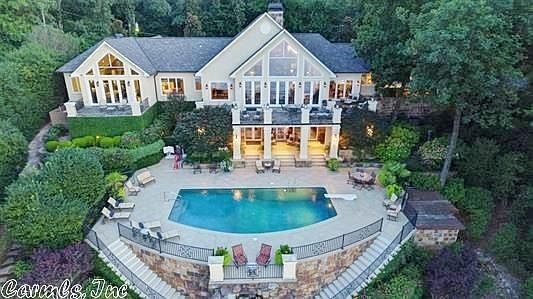 3rd image of 804 Long Island Dr