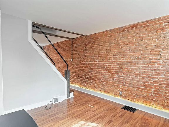 3rd image of 100 Davis St