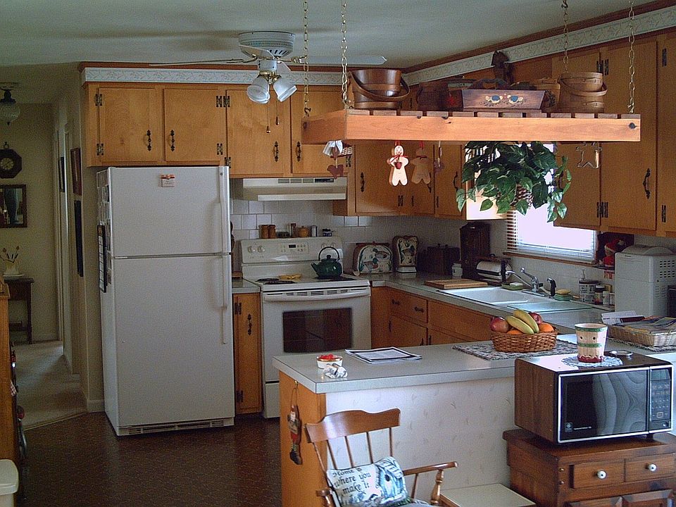 2nd image of 12 Gendreau Dr