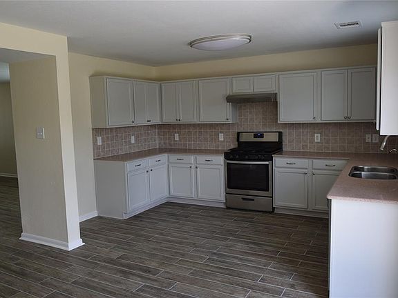 2nd image of 4118 Landshire Bend Dr