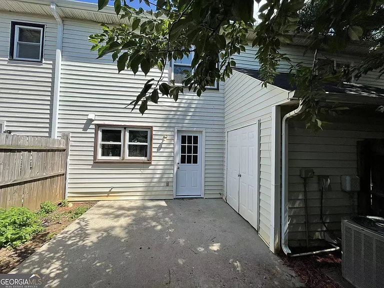 1300 Kennesaw Trace Ct NW — Photo 16