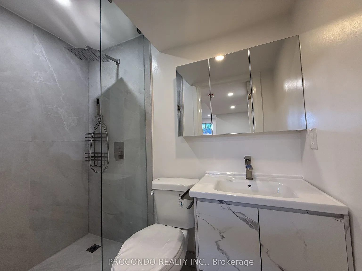 4 bed, $2,550 — Photo 4