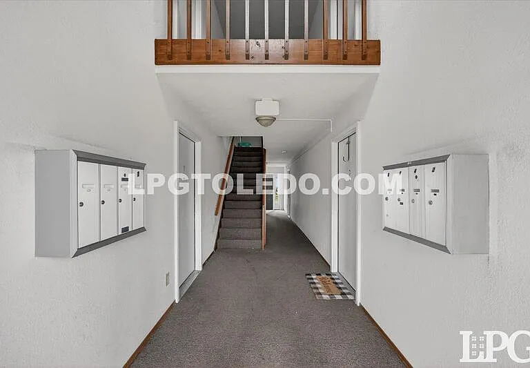 1230 Bedford Woods Dr #8 — Photo 3