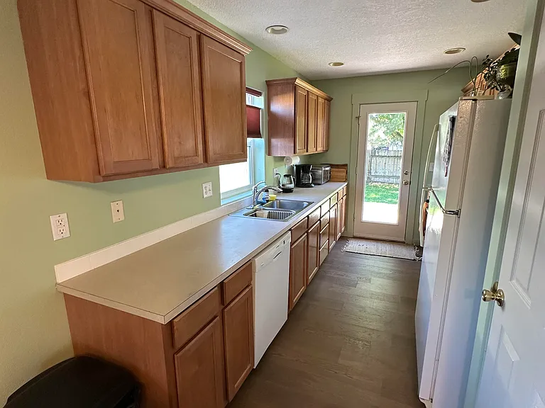 2958 SW Peridot Ave — Photo 4