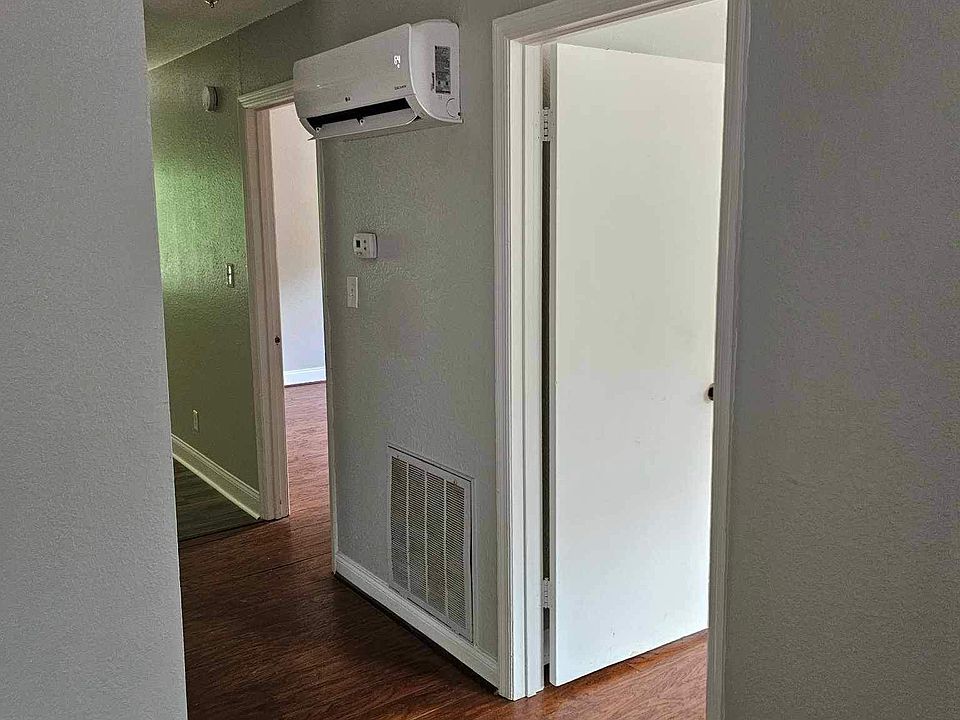 1st image of 1838 McFarland Ave APT A