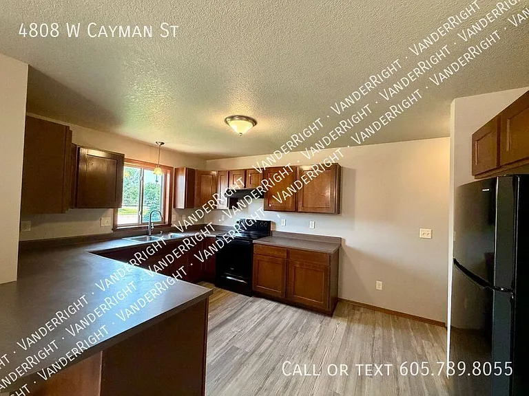 4808 W Cayman St — Photo 6