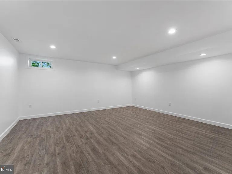 217 Bridgewater Dr — Photo 14