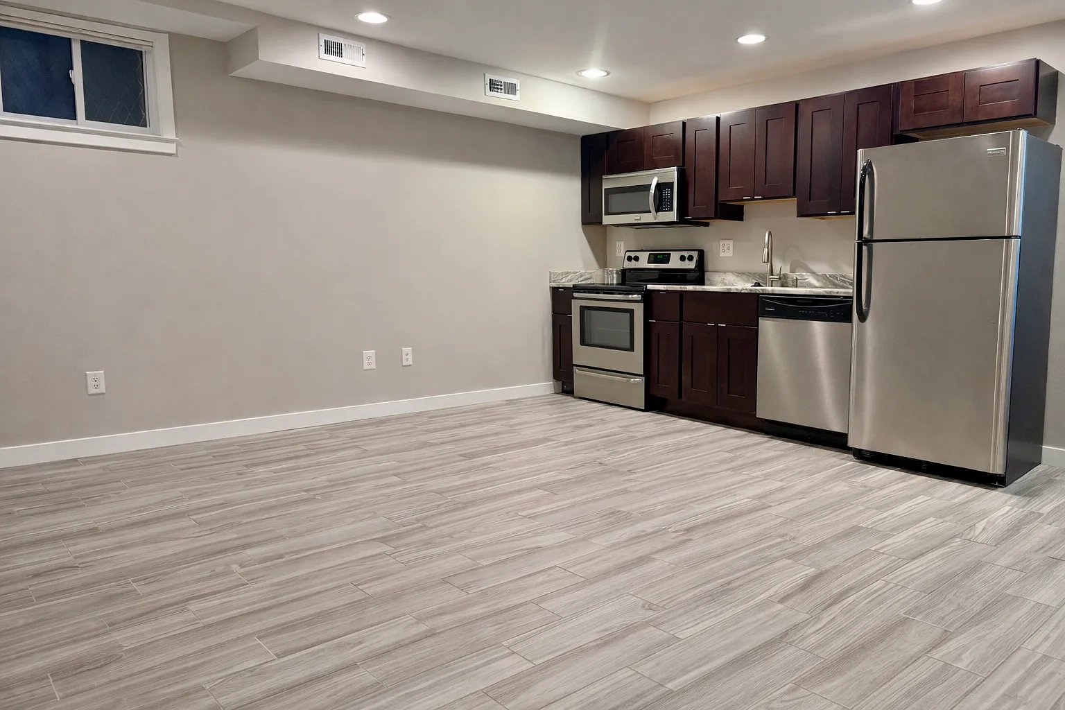 1402 Decatur St NW — Photo 1