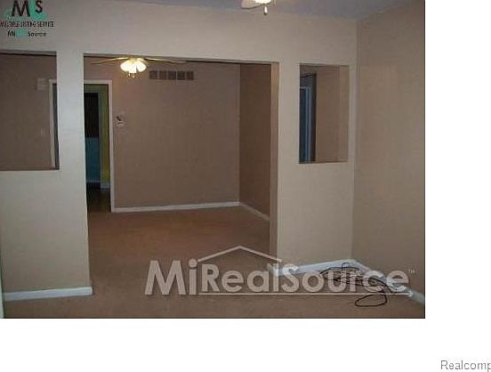 4th image of 17444 Ivanhoe St