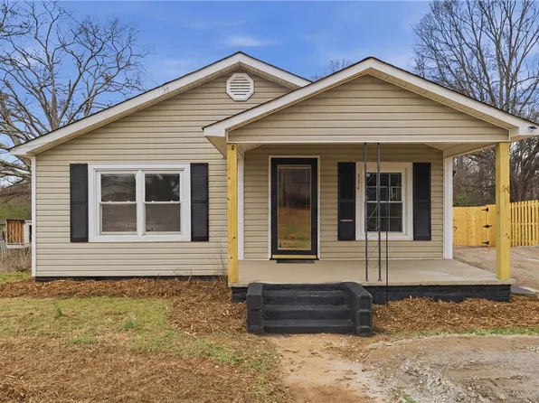 114 N Moore St, Duncan, SC 29334