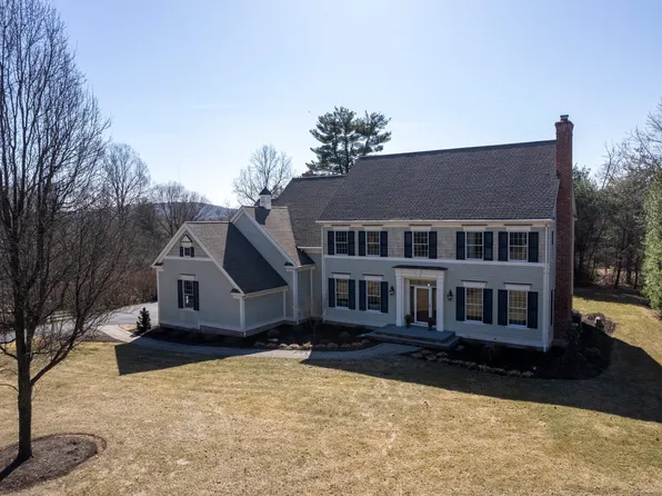 1 Saunders Hill, Farmington, CT 06032