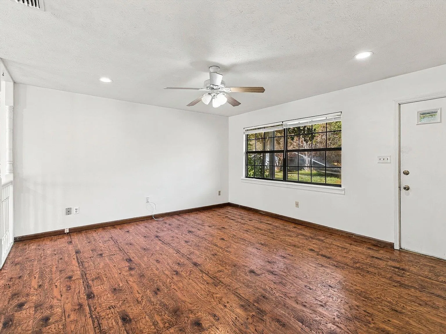 2 bed, 1.0 bath, 884 sqft, $1,250 — Photo 4