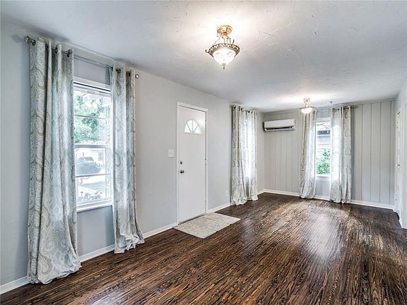 4th image of 1325 Oakview St
