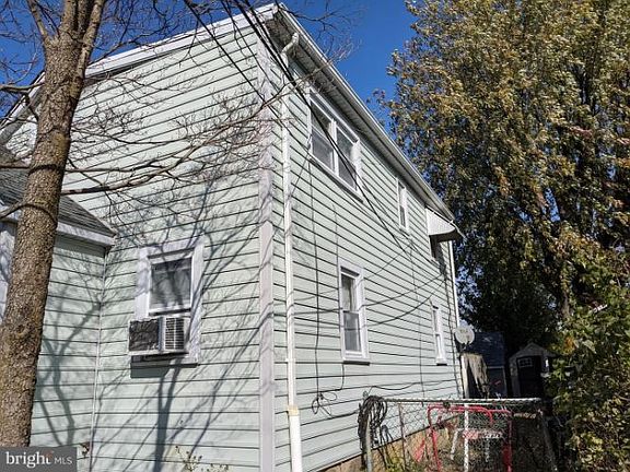 3rd image of 317 Madison Ave