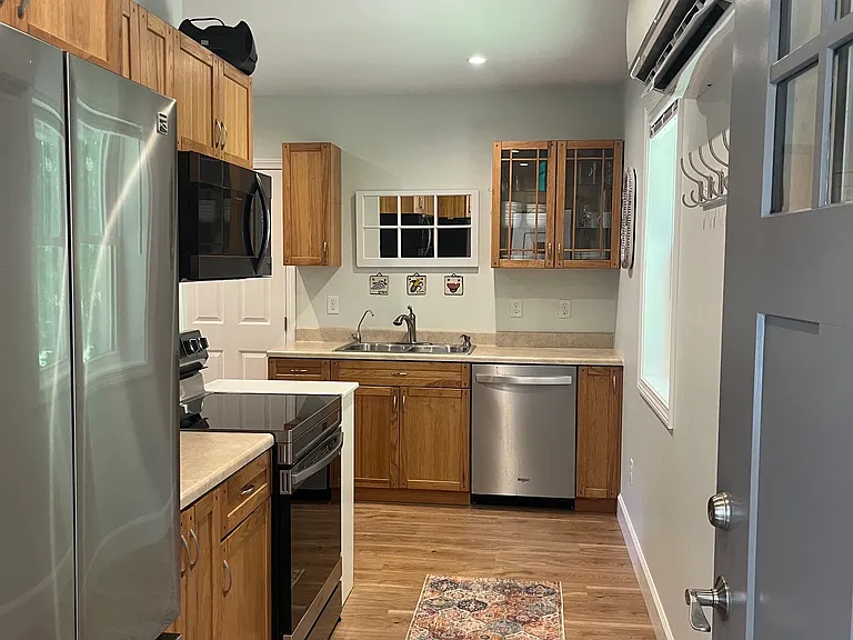 2 Lottie Ln — Photo 2