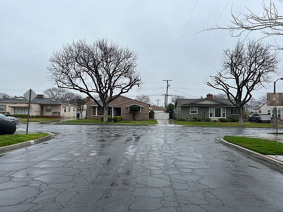 5th image of 11239 Glenworth St