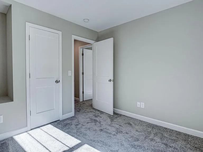 154 Lincoln Place Cir — Photo 15