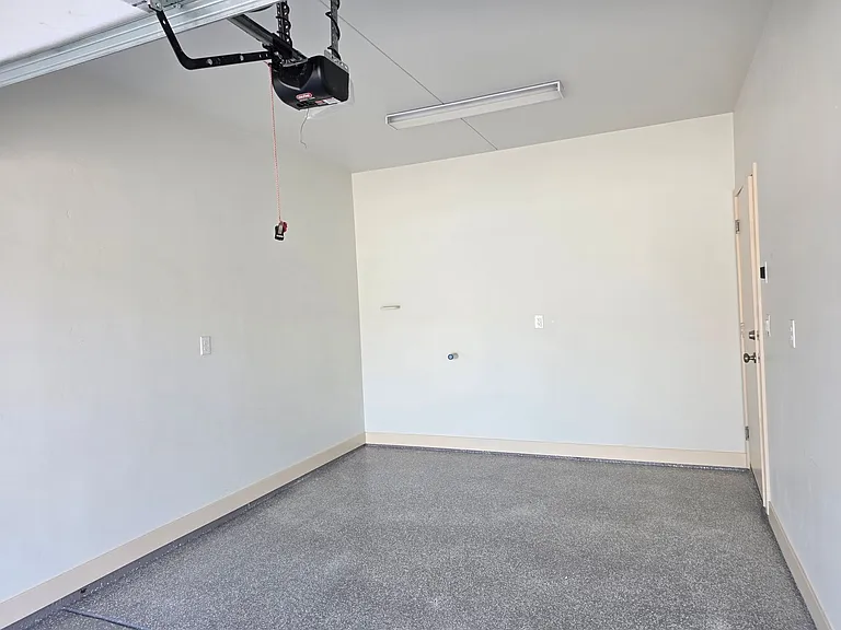 370 Riverfront Dr — Photo 31